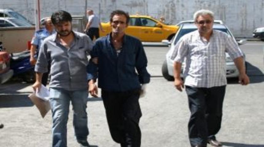 Karısını Ve Erkek Arkadaşını &Ouml;ld&uuml;rd&uuml;