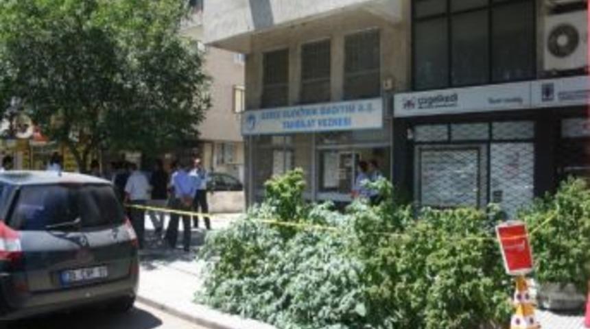 İzmir&rsquo;de Silahlı Soygun