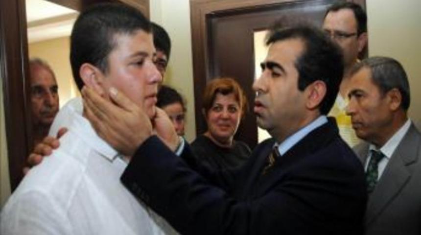 Vali G&uuml;zeloğlu'ndan Karteper Ailesine Taziye Ziyareti