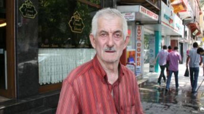 Yaşlı Esnafın Cebinden C&uuml;zdanı &Ccedil;alan Kadın, Kayıplara Karıştı