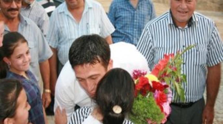 Ak Parti İzmir Milletvekili Hamza Dağ, İftardan Sahura Vatandaşla Birlikte