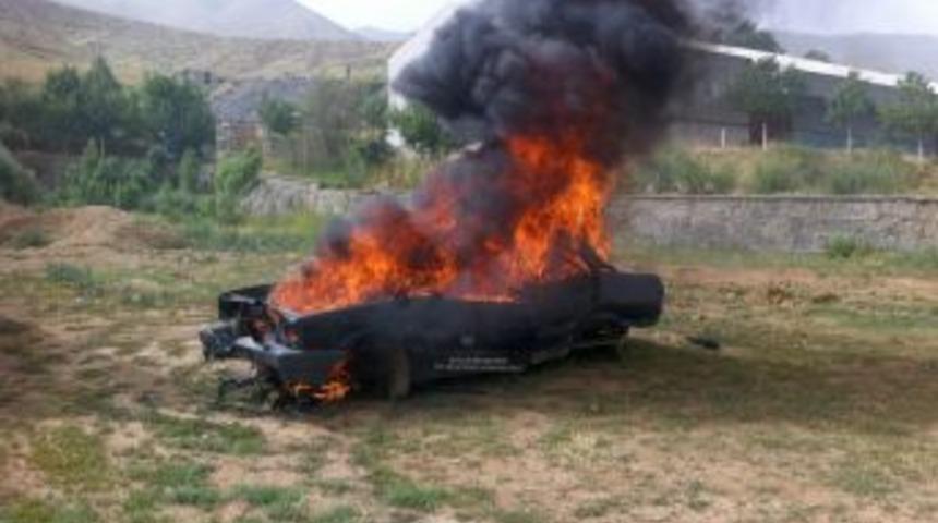 Bitlis'te Itfaiye Erleri Ara&ccedil; Yangını Tatbikatı Yaptı