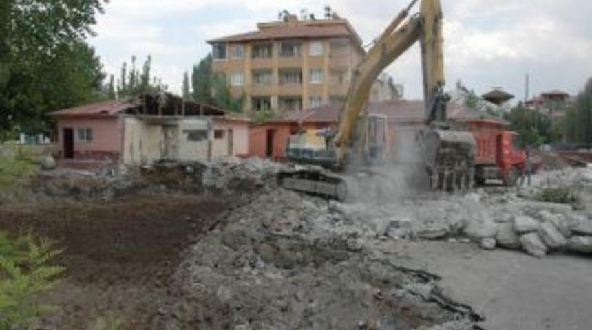 İstiklal İlk&ouml;ğretim&rsquo;de Temel Kazımı Başladı