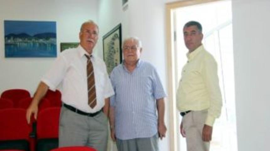 Burhaniye&rsquo;de İnceoğlu Ve &Ouml;zpolat&rsquo;tan Başkan Akova&rsquo;ya Ziyaret