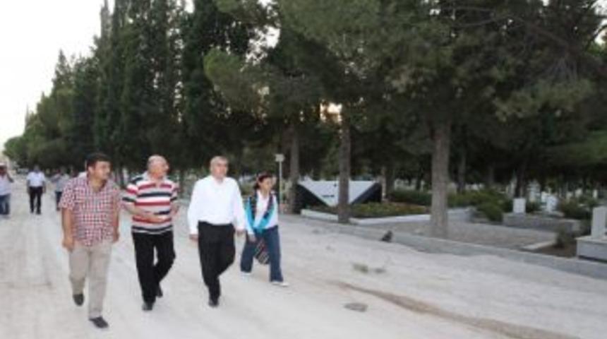 Denizli&rsquo;de Asri Mezarlık'ta D&uuml;zenleme &Ccedil;alışmaları Başladı