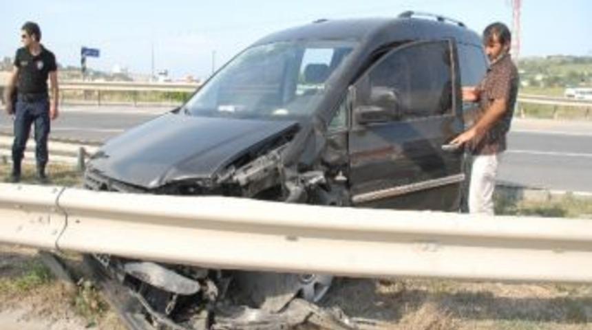 Hastaneden D&ouml;nerken Kazada Hastanelik Oldular