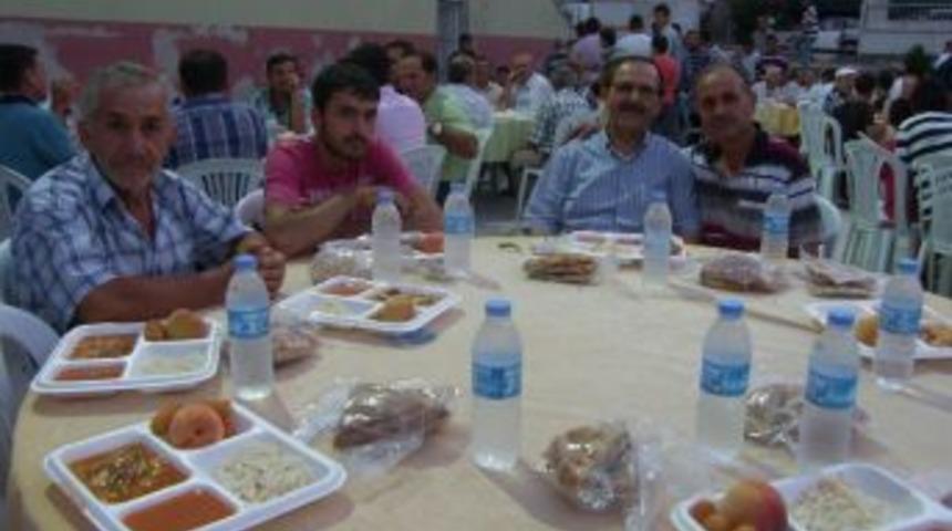 Başkan Şahin, Mahalleli İle İftar Yaptı