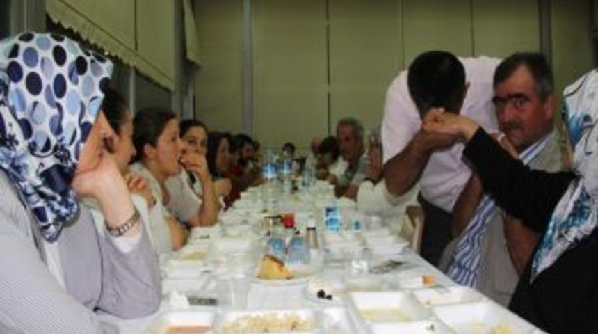 Bolu'daki Şehit Ve Gazi Aileleri Iftarda Buluştu