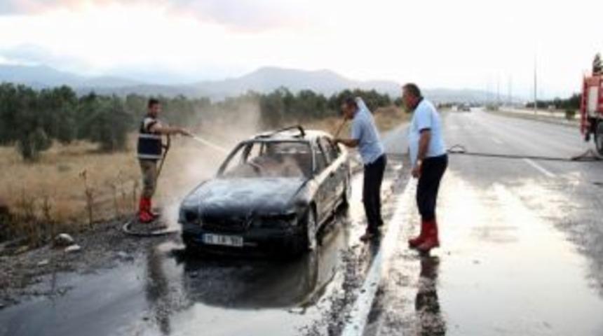 E-87 Karayolu&rsquo;nda Yanan Lpg&rsquo;li Ara&ccedil; Korkuttu