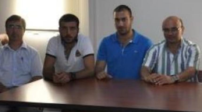 Altınova Belediyespor g&uuml;&ccedil;leniyor