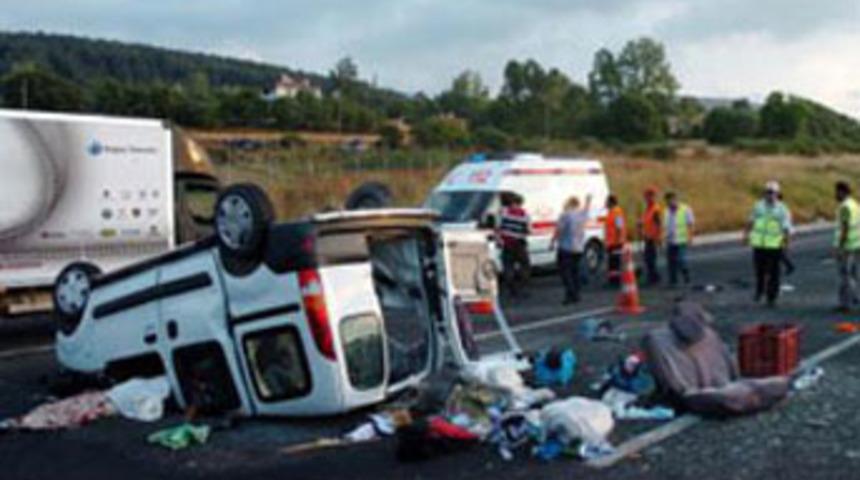 Bolu'da kaza: 2 &ouml;l&uuml;, 6 yaralı