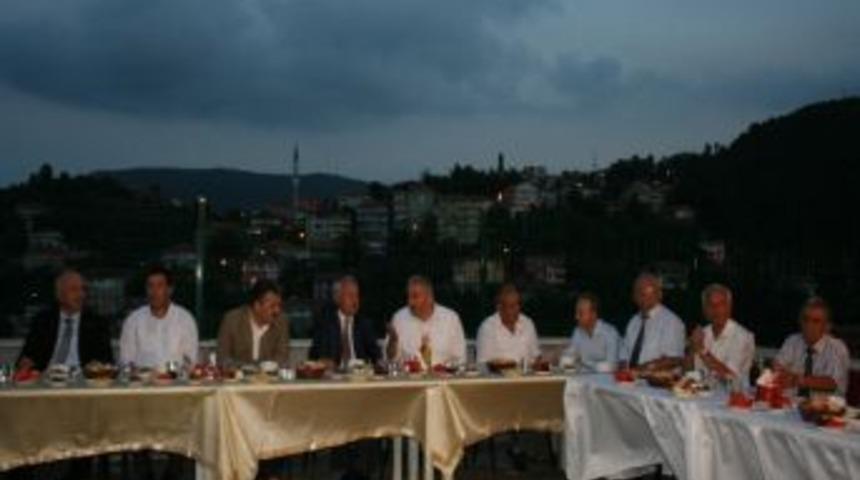 Huzurevinde İftar Yemeği