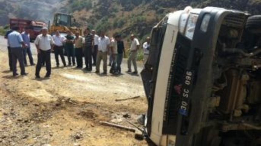 Şemdinli&rsquo;de Trafik Kazası; 3 Yaralı