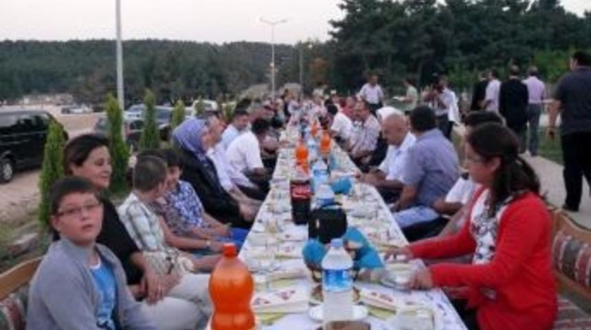 Bilecik Valisi Akpınar&rsquo;dan İftar Yemeği