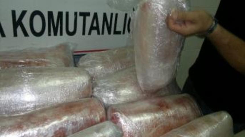 Yozgat Jandarma Yolcu Otob&uuml;s&uuml;nde 38 Kilo Esrar Ele Ge&ccedil;irdi