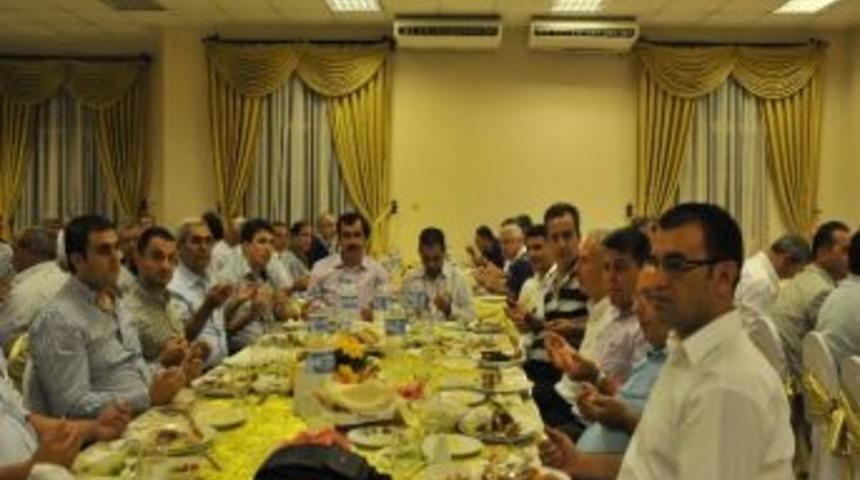 Akşit Protokol&uuml; İftarda Ağırladı