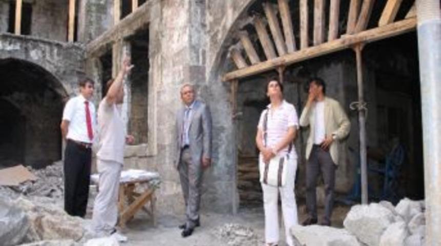 Alacahan&rsquo;da Restorasyon Devam Ediyor