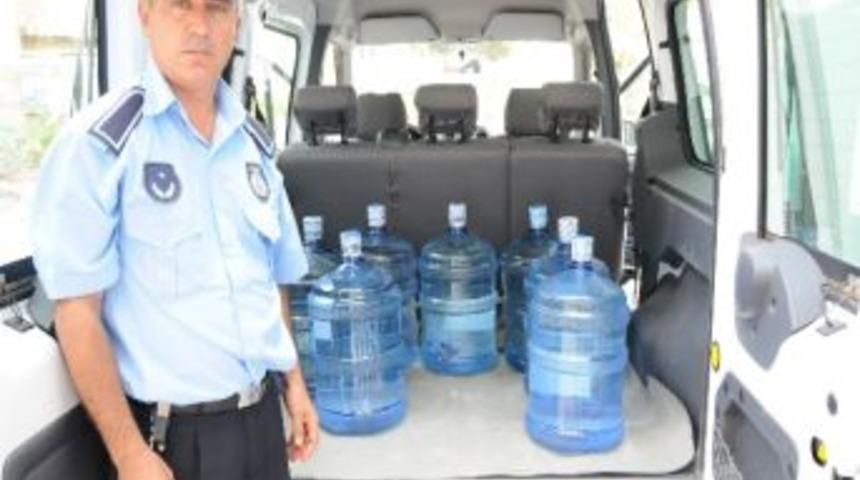 Tarsus Zabıtası Damacana Sulardan Numune Aldı