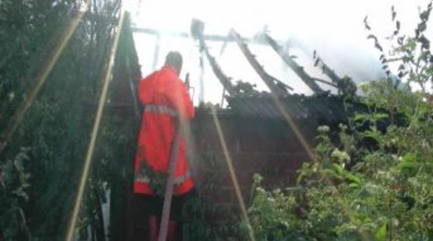 Ak&ccedil;akoca'da Baraka Yangını