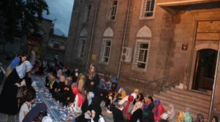 &Uuml;mmetin İftarında Arakan Ve Suriye Unutulmadı