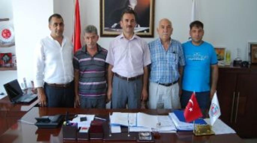 K&ouml;rfezspor Y&ouml;netimi Refik Yılmaz&rsquo;ı Ziyaret Etti