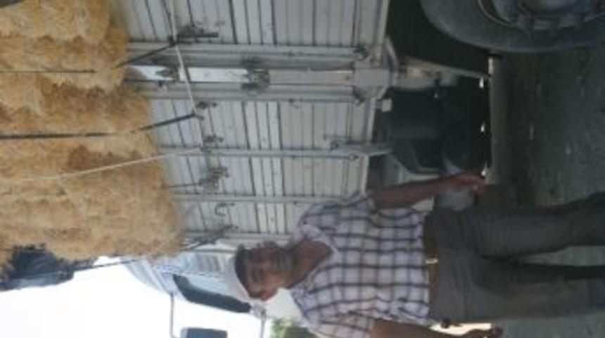 &Ouml;demiş'te Saman Sıkıntısı