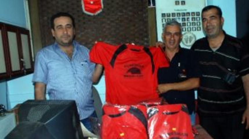 G&uuml;neşhan&rsquo;dan Besni Spor&rsquo;a Forma Yardımı