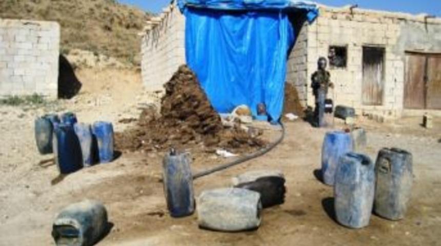 Jandarmadan Ka&ccedil;ak Akaryakıt Operasyonu