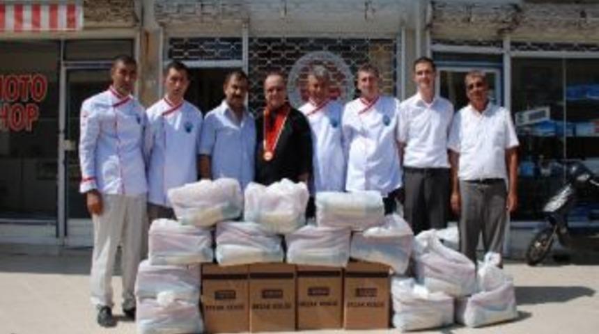 Manavgat Aş&ccedil;ılar Derneği'nden Ramazan Paketi