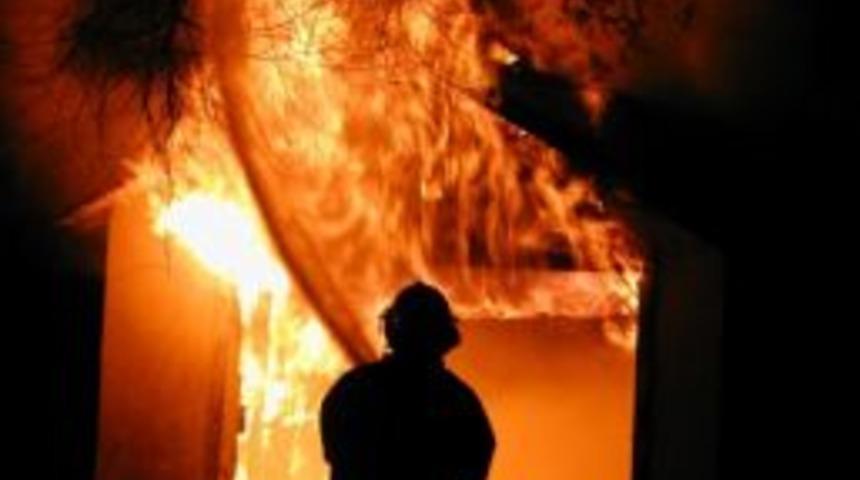 Kastamonu&rsquo;da Bir Ev Yangında K&uuml;le D&ouml;nd&uuml;