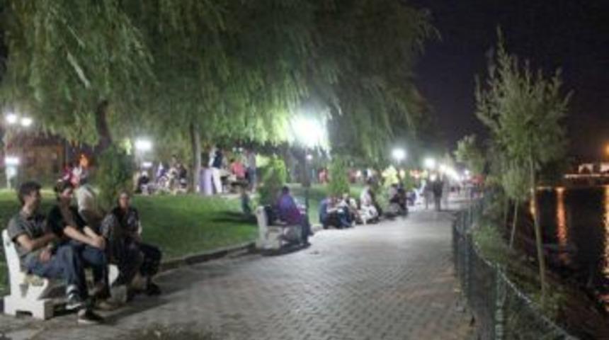 Sıcaktan Bunalan Nevşehirliler Kızılırmak Kenarında Serinliyor