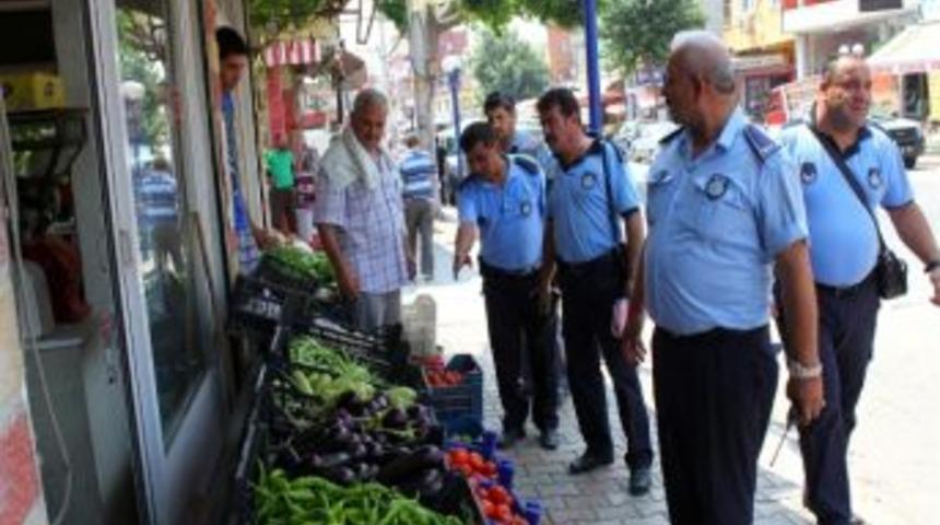 Toroslar Zabıtasından Esnafa Kaldırım İşgali Uyarısı