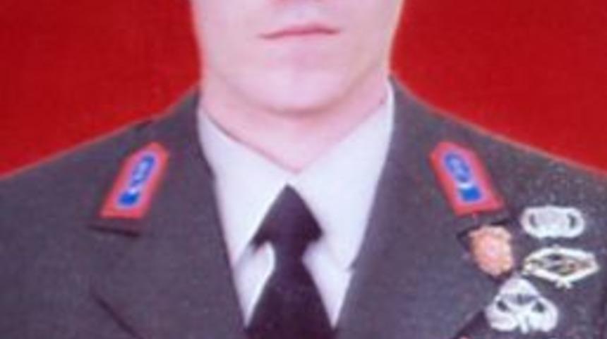 Bergamalı Şehide Silah Arkadaşlarından Anıt &Ccedil;eşmeli Vefa