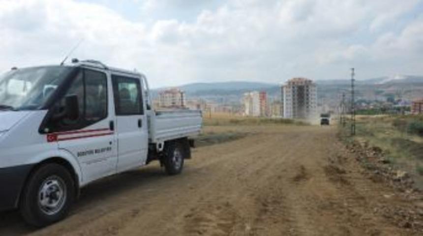 Boz&uuml;y&uuml;k'te İmara A&ccedil;ılan B&ouml;lgelere Yeni Yollar Yapılıyor