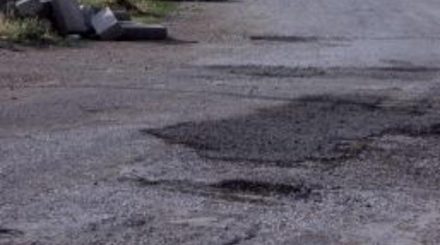 Acil Servis Yolu İlgi Bekliyor