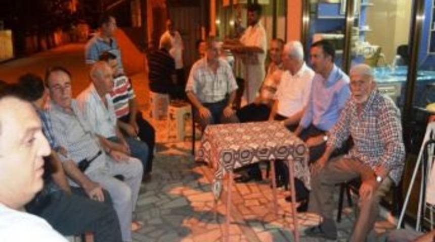 Ak Parti Sakarya Milletvekili Hasan Ali &Ccedil;elik Adapazarı İl&ccedil;e Başkanı Mustafa Ak İle Birlikte Mahalle Ziyareti Yaptı