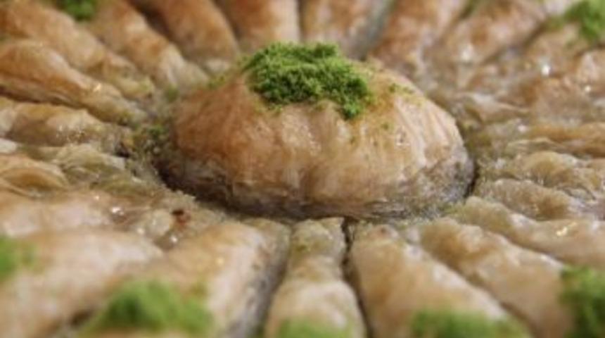 Ramazan Tatlıcıların Y&uuml;z&uuml;n&uuml; G&uuml;ld&uuml;rd&uuml;