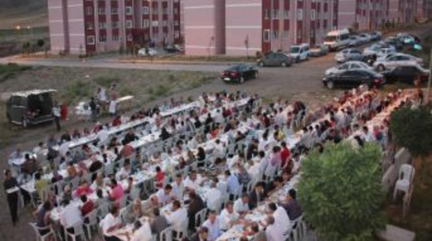 &Ccedil;ankırı Valiliğinden Toki Konutlarında İftar Yemeği