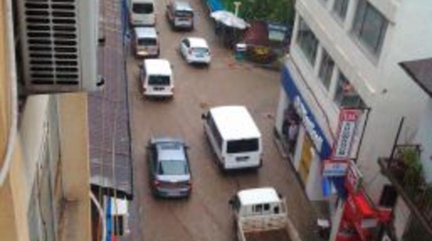 Artvin'de Şiddetli Yağış Hayatı Olumsuz Etkiledi