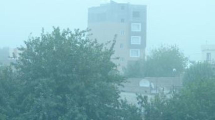 Cizre&rsquo;yi Toz Bulutu Kapladı