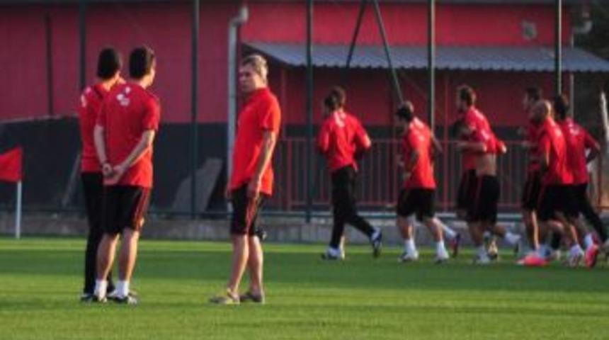 Eskişehirspor, Marsilya Ma&ccedil;ına Kilitlendi