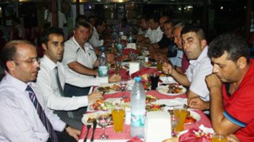 Denizbank &ccedil;alışanları iftarda