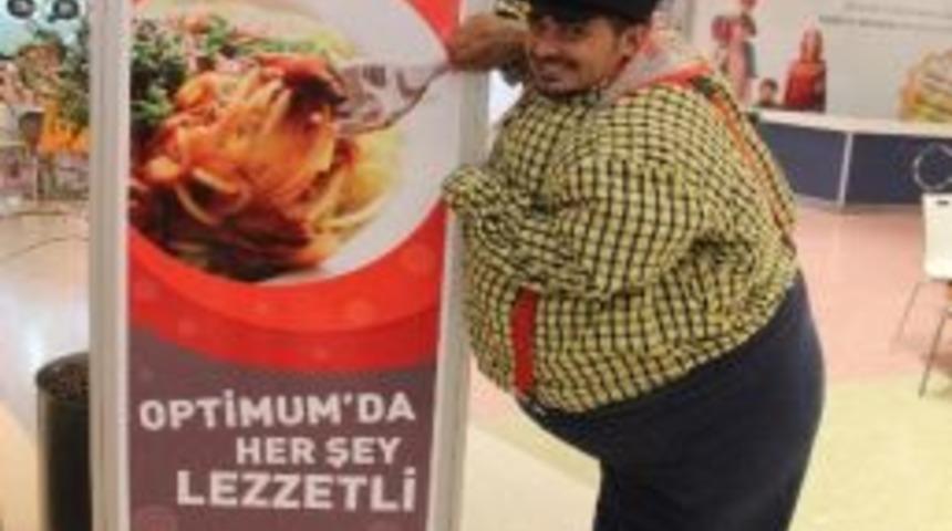 H&uuml;smen Dayı Optimum&rsquo;da Doydu