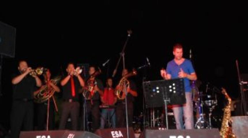 &Ouml;zg&uuml;r Kıyat Ve Aguşev Orkestrası Didim&rsquo;i Mest Etti