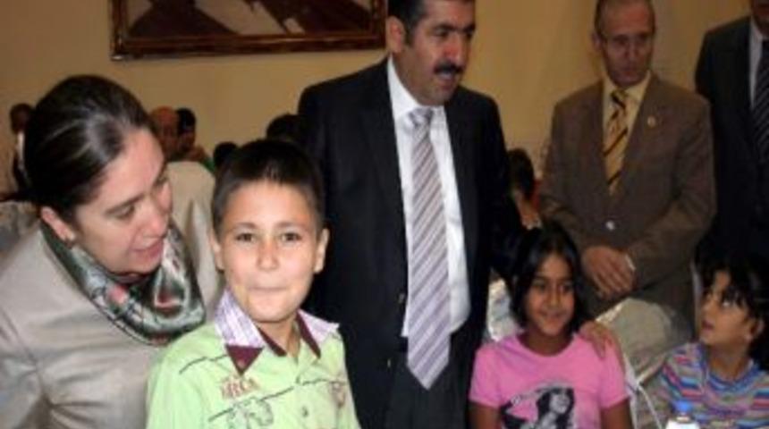 Vali Doğan&rsquo;dan İftar Yemeği