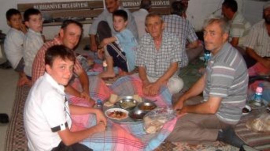 Yarım Asırdan Beri S&uuml;ren İftar Geleneği