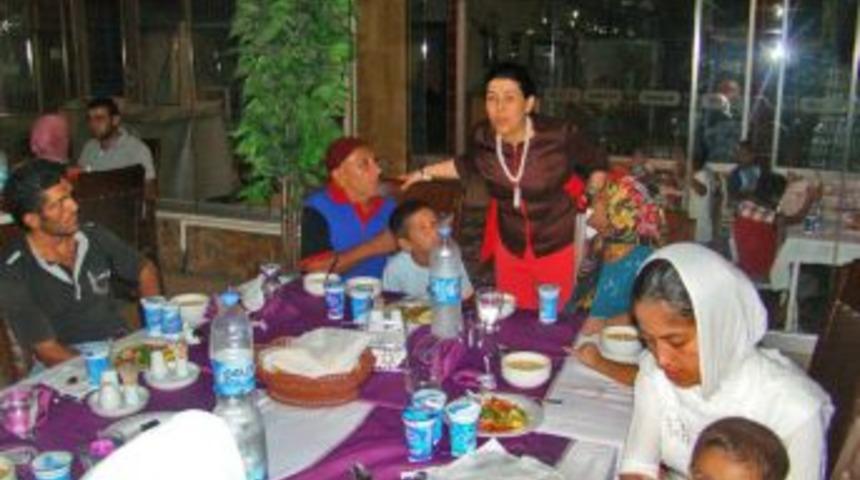 Yeşilk&ouml;y Belediyesi'nden Yetimlere Iftar