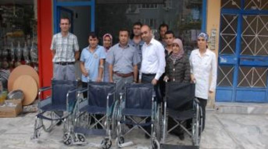 Ak Parti’den Engellilere Tekerlekli Sandalye Desteği