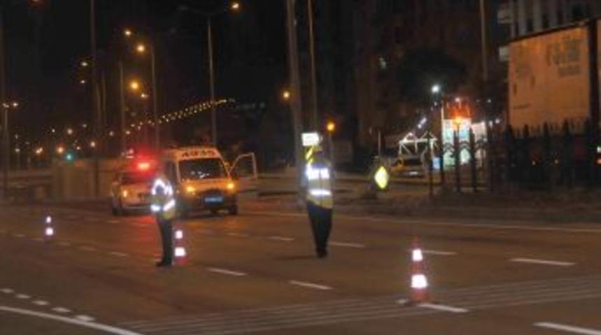 Bir Yıllık Evli &Ccedil;ift Trafik Kazası Kurbanı Oldu