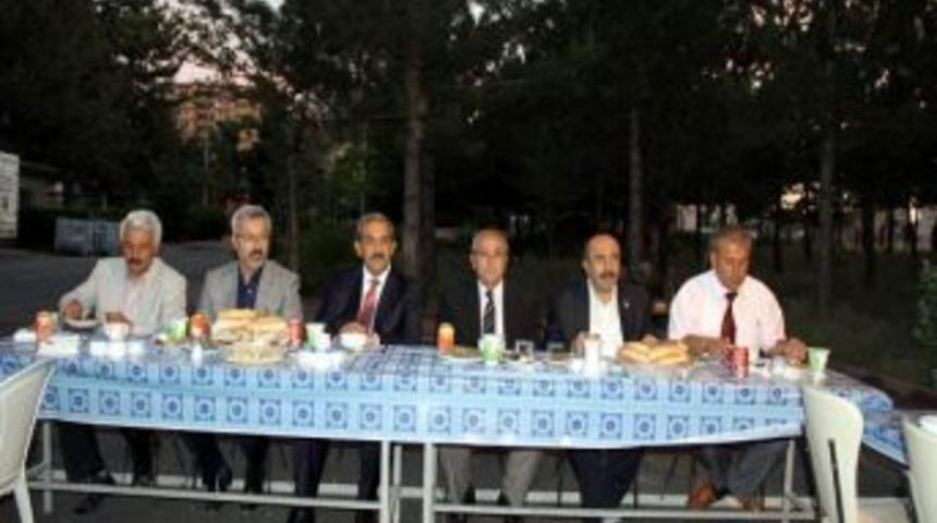 Doğan &Uuml;rg&uuml;p, &Ouml;zbelsan Personeliyle İftarda Buluştu